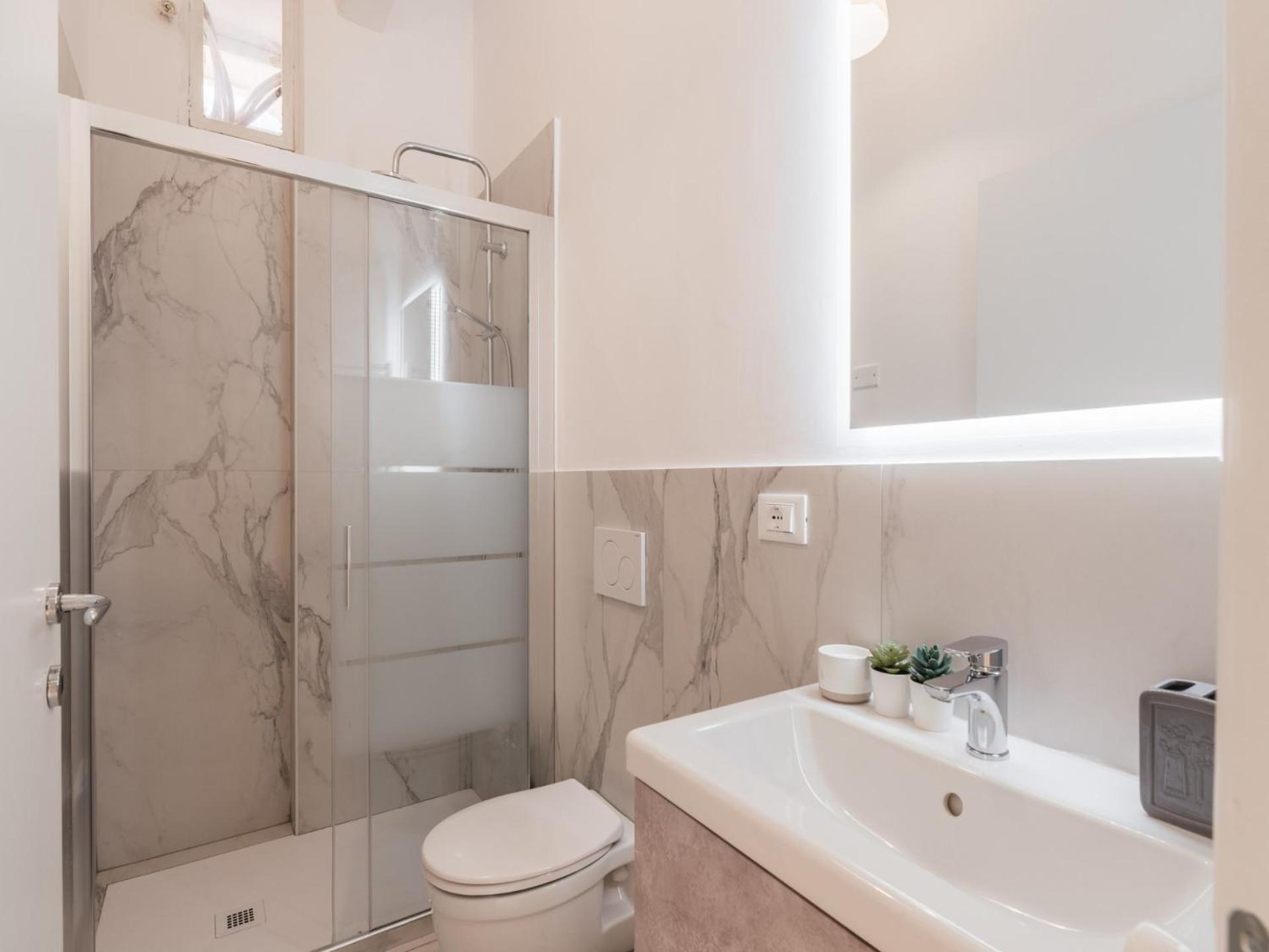 The Best Rent - Spacious One-Bedroom Apartment Near Colosseum Roma Eksteriør bilde